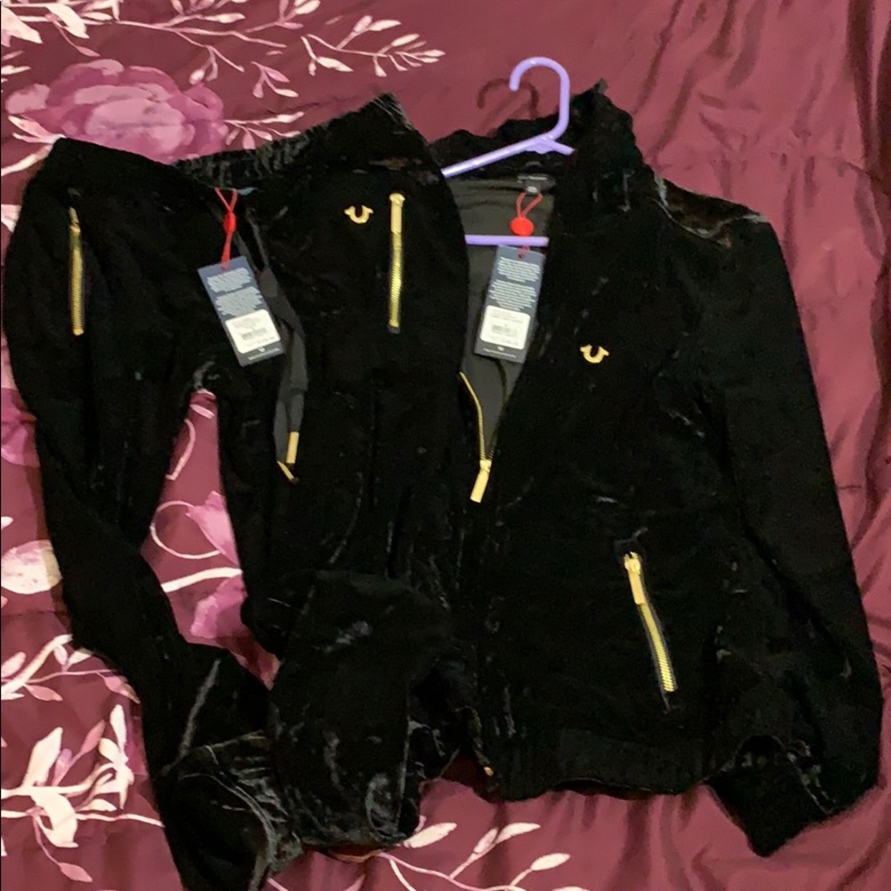 True religion women’s velvet jogger set